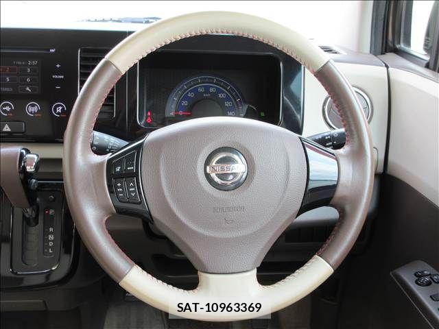 Nissan MOCO 2015-07 8100529-2