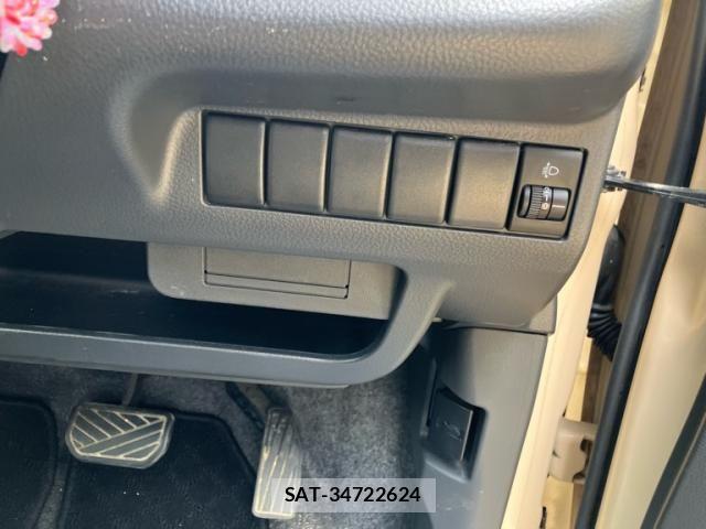 Nissan MOCO 2013-08 8100534-13