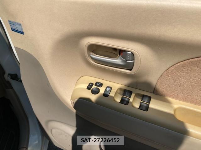 Nissan MOCO 2006-04 8131329-12