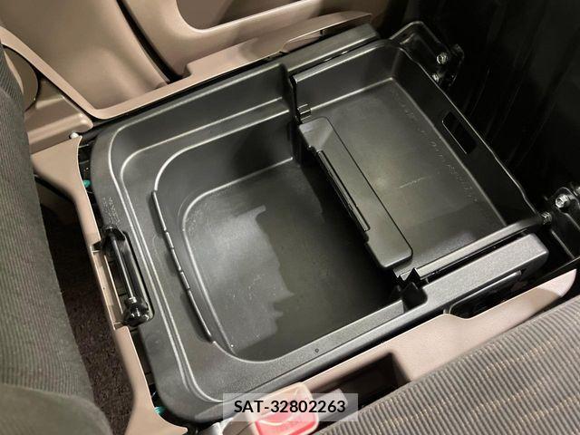 Nissan MOCO 2010-07 8208819-5