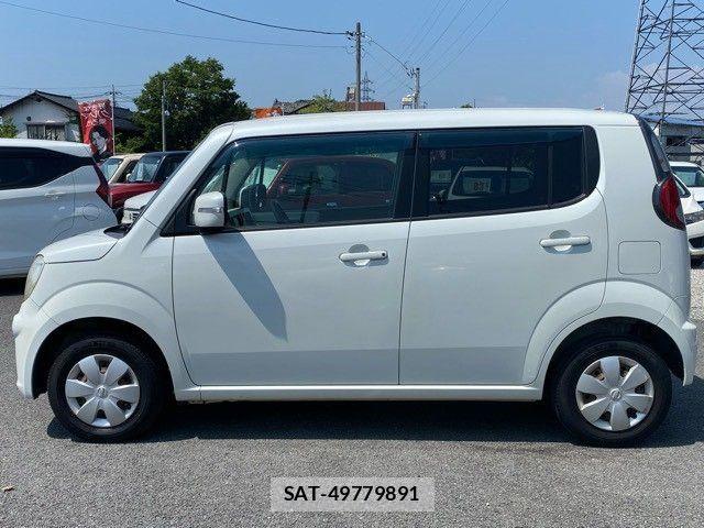 Nissan MOCO 2011-11 8208817-8