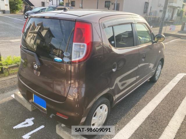 Nissan MOCO 2009-04 8230914-1