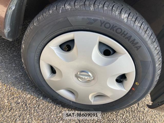 Nissan MOCO 2009-04 8230914-3