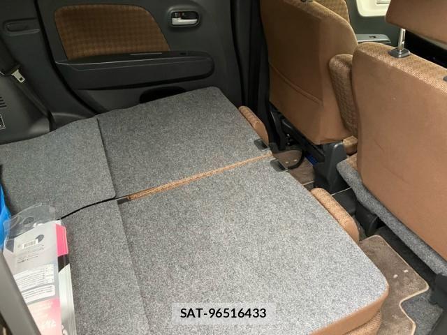 Nissan MOCO 2011-11 8230903-10