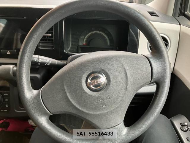 Nissan MOCO 2011-11 8230903-17