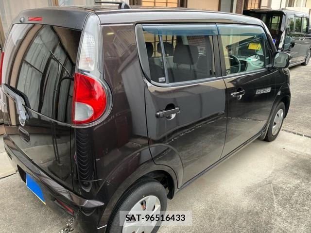 Nissan MOCO 2011-11 8230903-5