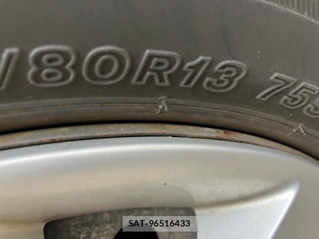 Nissan MOCO 2011-11 8230903-7