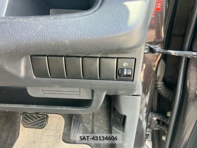 Nissan MOCO 2012-04 8367154-16
