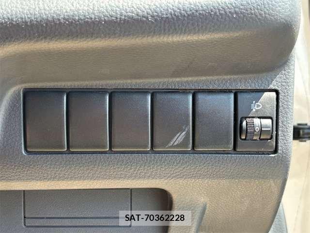 Nissan MOCO 2012-03 8367150-7