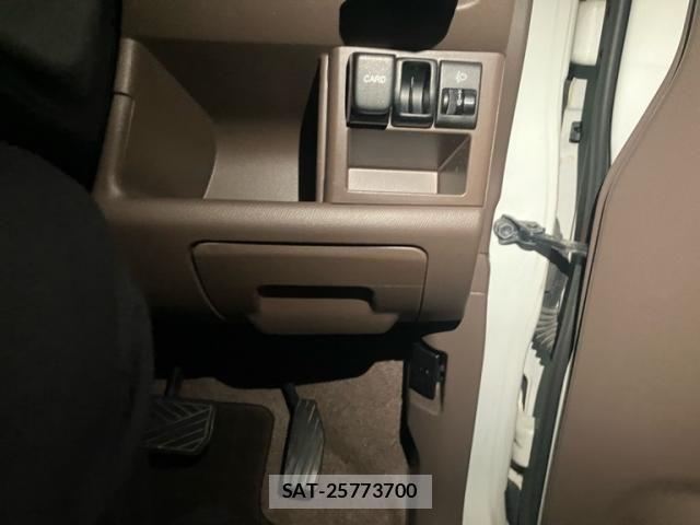 Nissan MOCO 2010-03 8371886-14