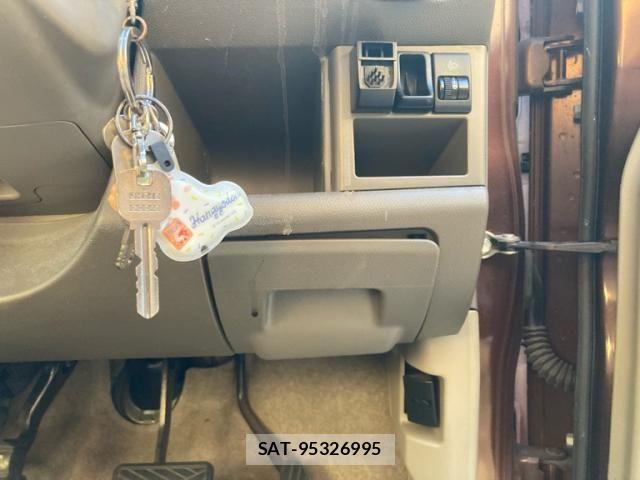 Nissan MOCO 2007-02 8413721-13