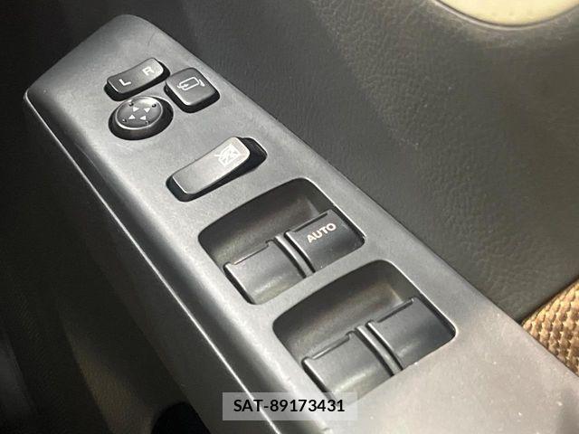 Nissan MOCO 2013-06 8438450-6