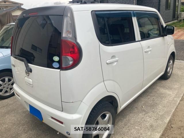 Nissan MOCO 2011-02 8562753-6
