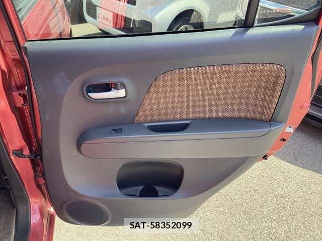 Nissan MOCO 2013-03 8627810-19