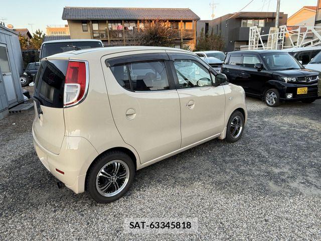 Nissan MOCO 2007-03 8666556-3