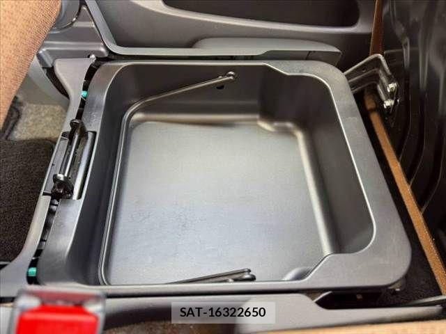 Nissan MOCO 2013-12 8660360-26