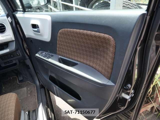 Nissan MOCO 2016-02 8660359-10