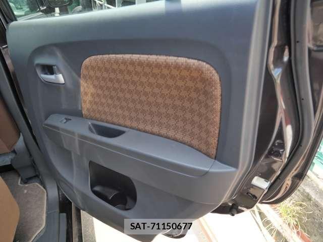 Nissan MOCO 2016-02 8660359-11