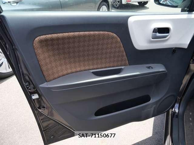 Nissan MOCO 2016-02 8660359-12