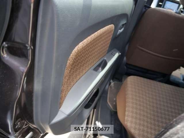 Nissan MOCO 2016-02 8660359-13
