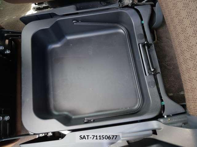 Nissan MOCO 2016-02 8660359-16