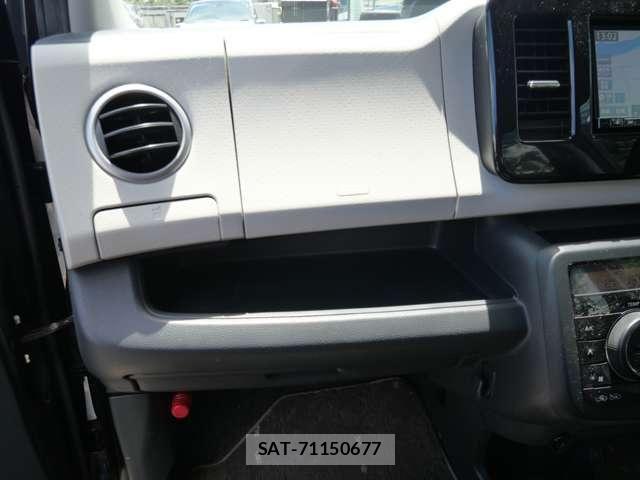 Nissan MOCO 2016-02 8660359-19