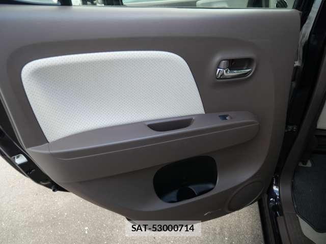 Nissan MOCO 2015-07 8660358-13