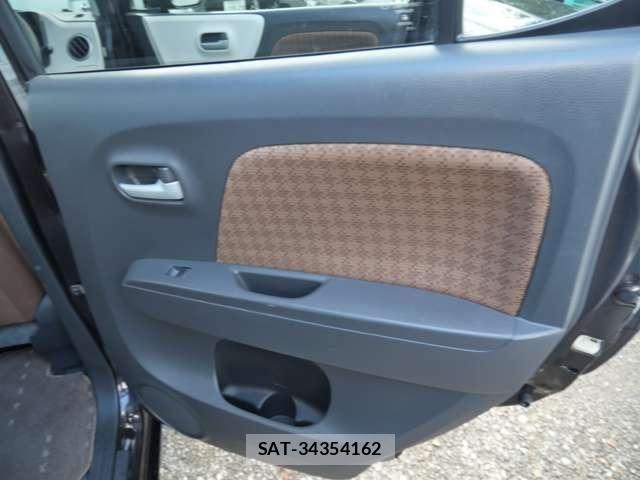 Nissan MOCO 2011-09 8830461-11