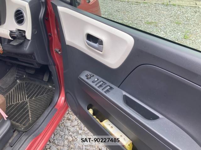 Nissan MOCO 2013-01 8230917-14