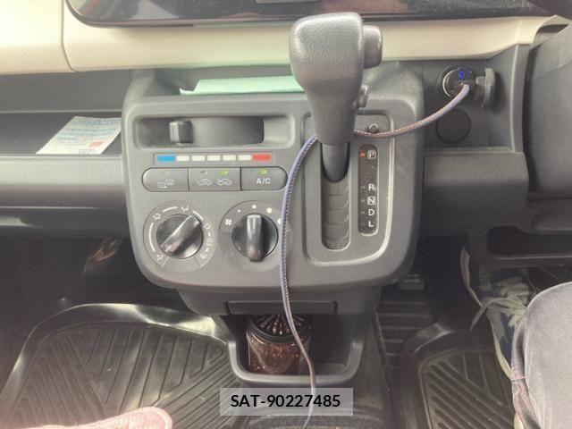 Nissan MOCO 2013-01 8230917-21