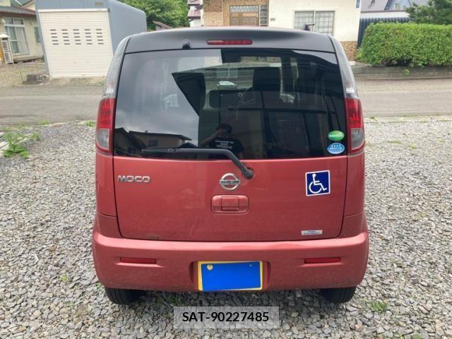 Nissan MOCO 2013-01 8230917-2