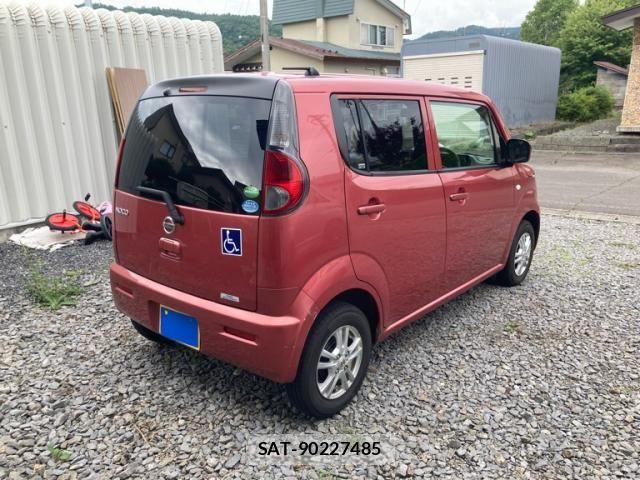 Nissan MOCO 2013-01 8230917-3