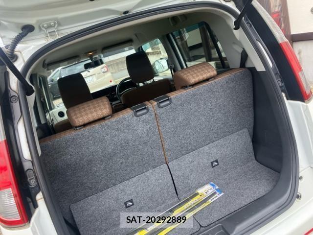 Nissan MOCO 2014-10 8230916-9