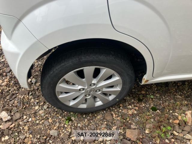 Nissan MOCO 2014-10 8230916-11