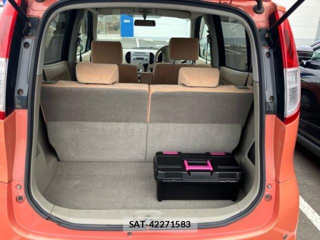 Nissan MOCO 2010-01 8315585-14