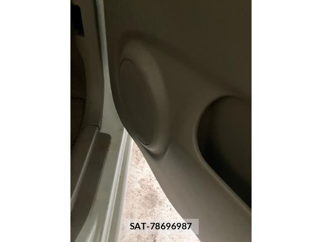 Nissan MOCO 2009-04 8367158-20