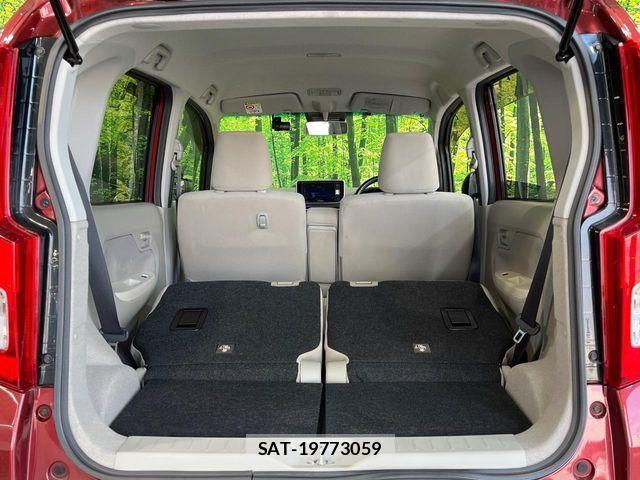 Daihatsu MOVE 2018-05 3716045-9