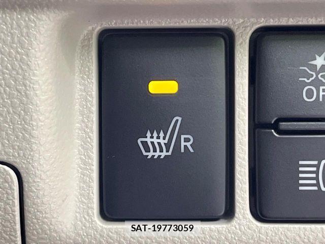 Daihatsu MOVE 2018-05 3716045-5