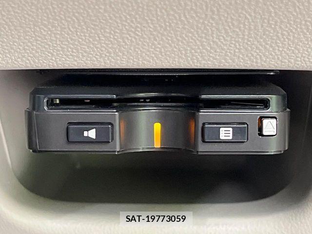 Daihatsu MOVE 2018-05 3716045-6