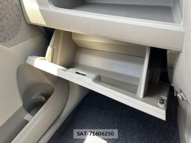 Daihatsu MOVE 2013-01 7222079-17