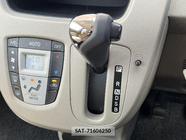 Daihatsu MOVE 2013-01 7222079-19