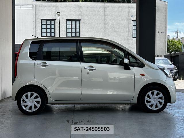 Daihatsu MOVE 2013-06 7222090-3