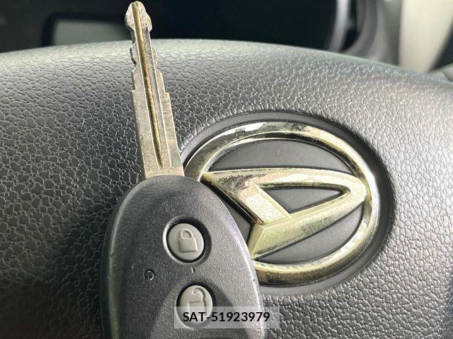 Daihatsu MOVE 2013-09 7618297-2
