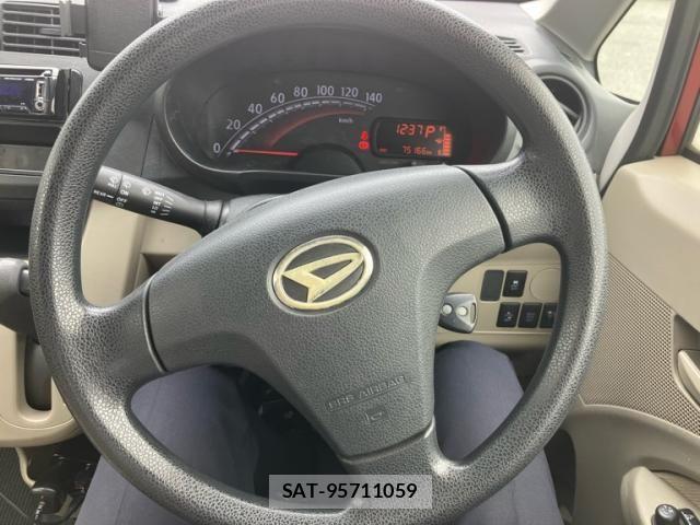 Daihatsu MOVE 2014-01 7877959-6