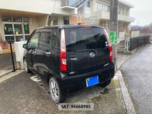 Daihatsu MOVE 2011-06 8100564-2