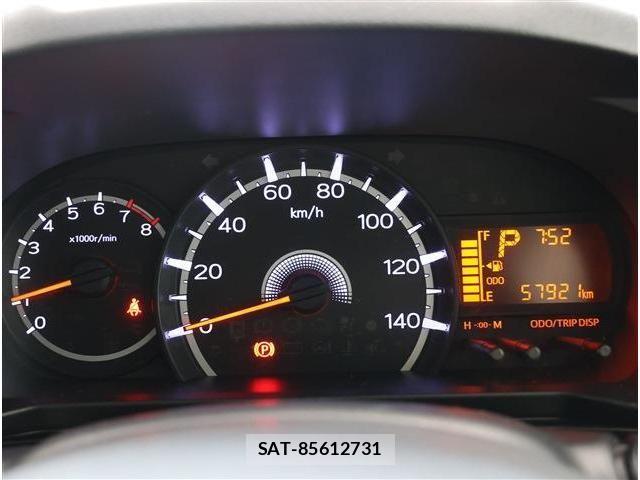 Daihatsu MOVE 2016-06 8100559-4