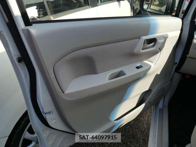 Daihatsu MOVE 2017-07 8208833-12