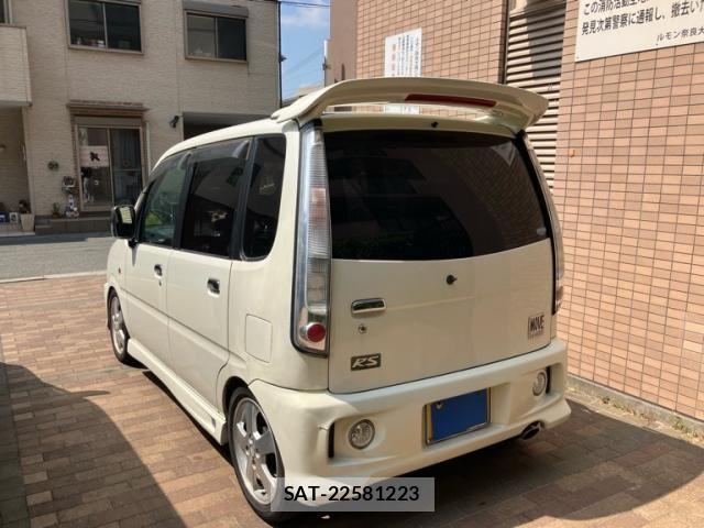 Daihatsu MOVE 2002-03 8208839-1