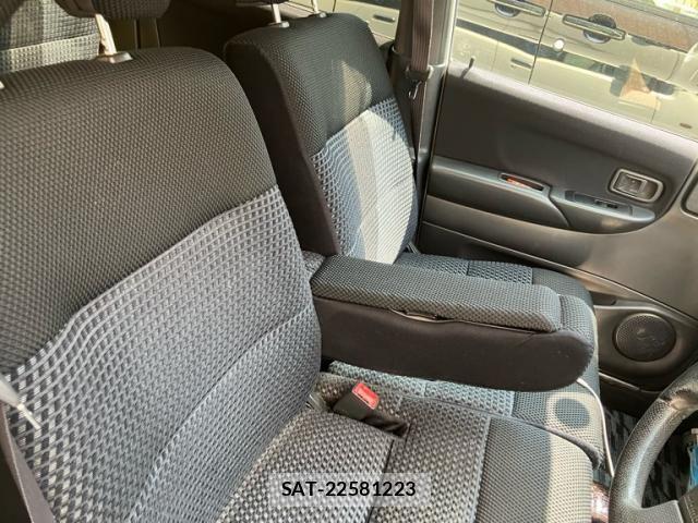 Daihatsu MOVE 2002-03 8208839-5