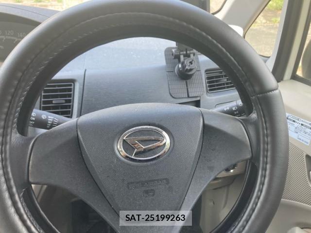 Daihatsu MOVE 2011-10 8562764-13